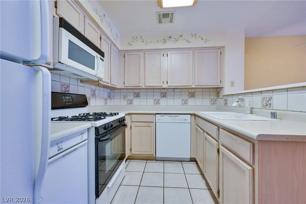 2032 Bavington, Las Vegas, NV 89108