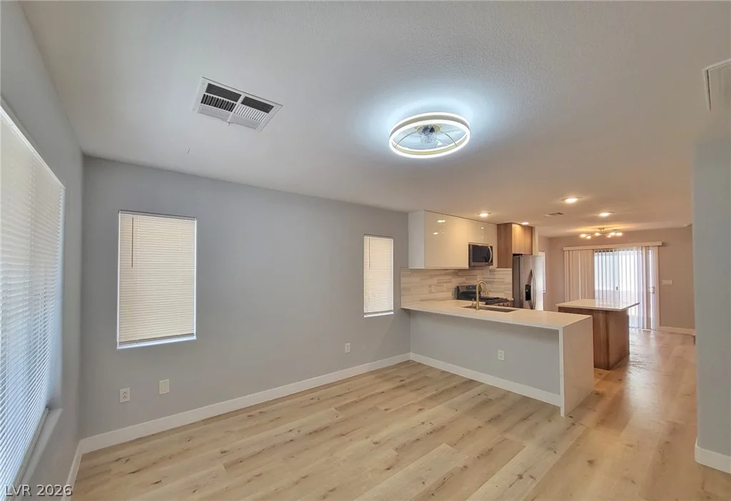 7313 Burnt Umber, Las Vegas, NV 89139