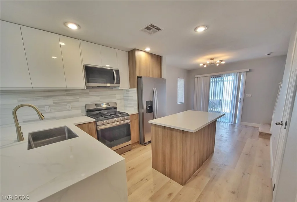 7313 Burnt Umber, Las Vegas, NV 89139