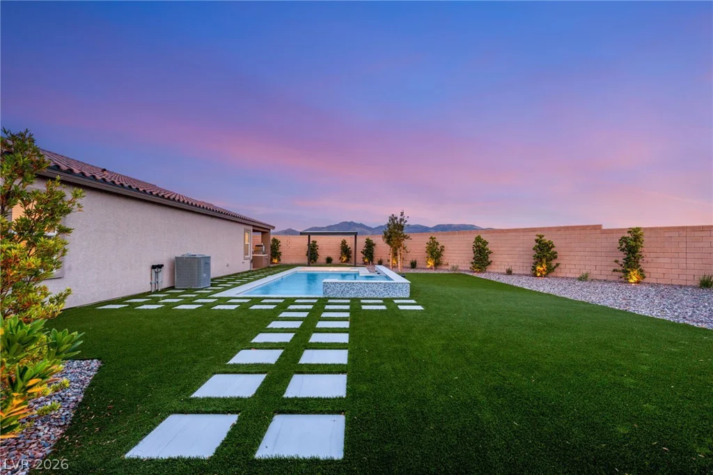 3489 Lamberto Cliff, Henderson, NV 89044