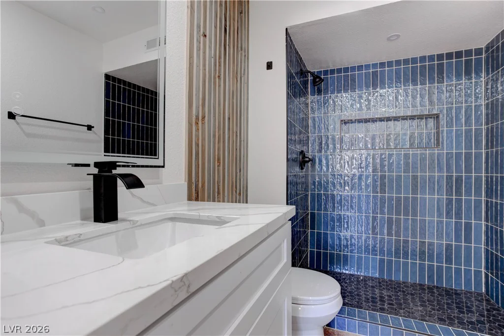 42 Moonlight, Las Vegas, NV 89110
