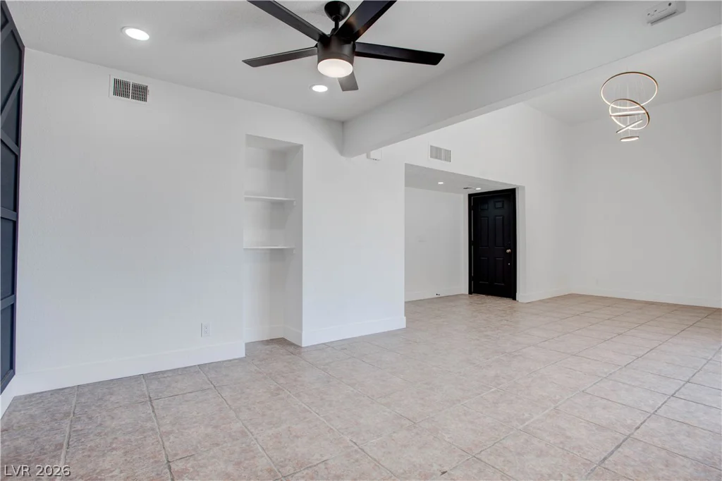 42 Moonlight, Las Vegas, NV 89110