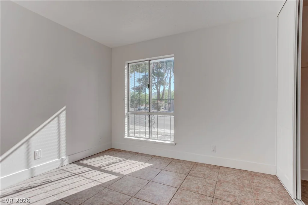 42 Moonlight, Las Vegas, NV 89110