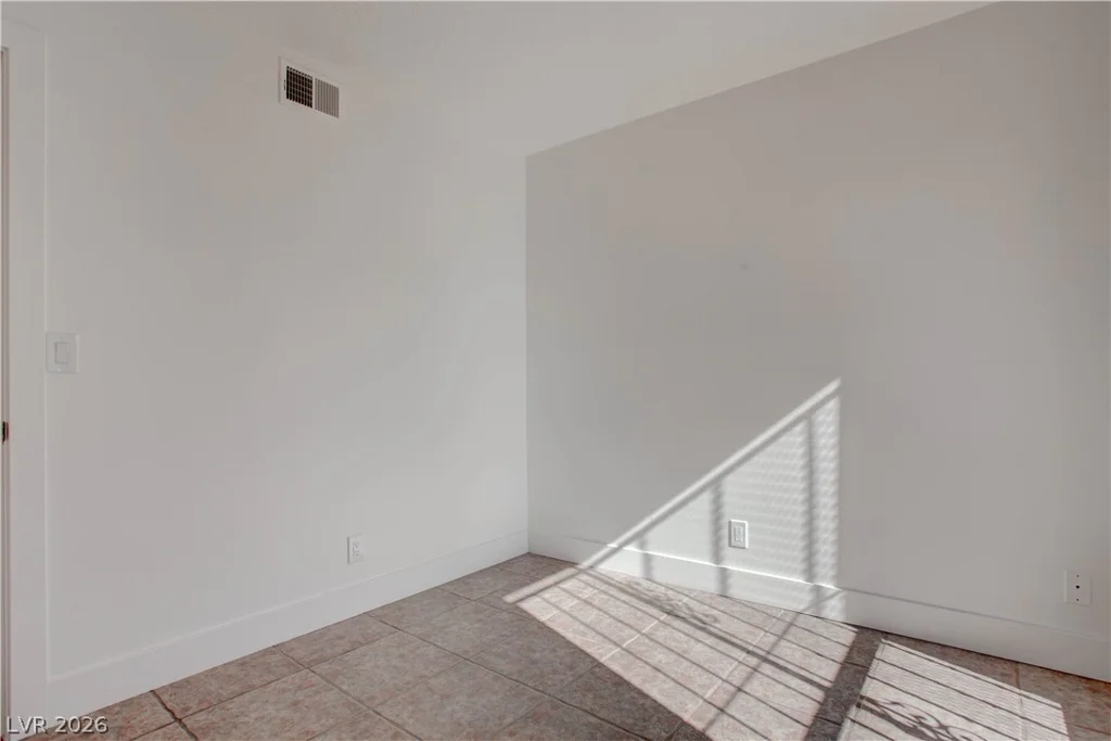 42 Moonlight, Las Vegas, NV 89110