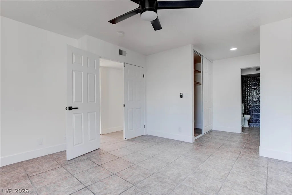 42 Moonlight, Las Vegas, NV 89110