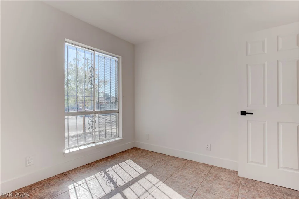 42 Moonlight, Las Vegas, NV 89110