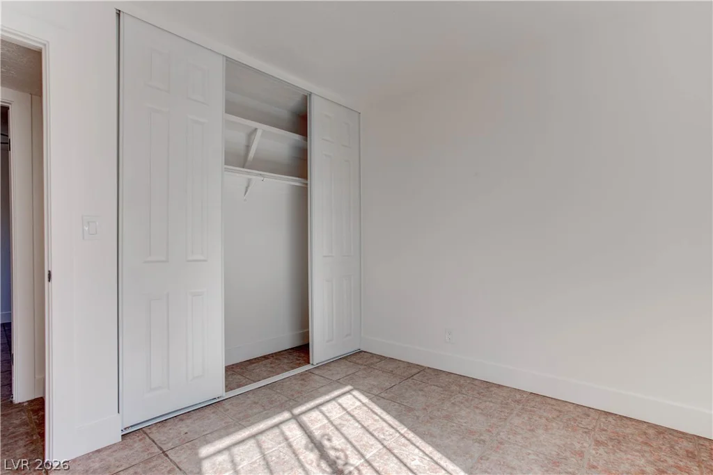 42 Moonlight, Las Vegas, NV 89110