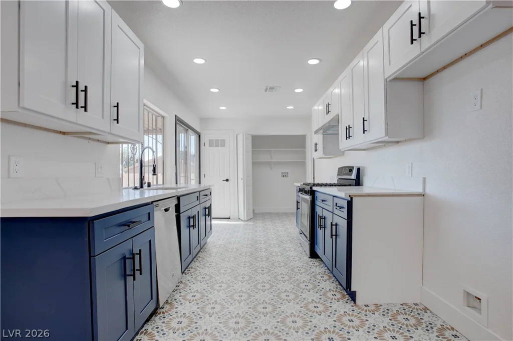 42 Moonlight, Las Vegas, NV 89110