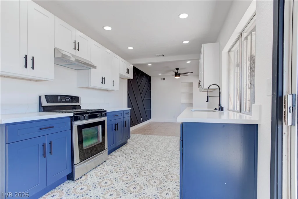 42 Moonlight, Las Vegas, NV 89110