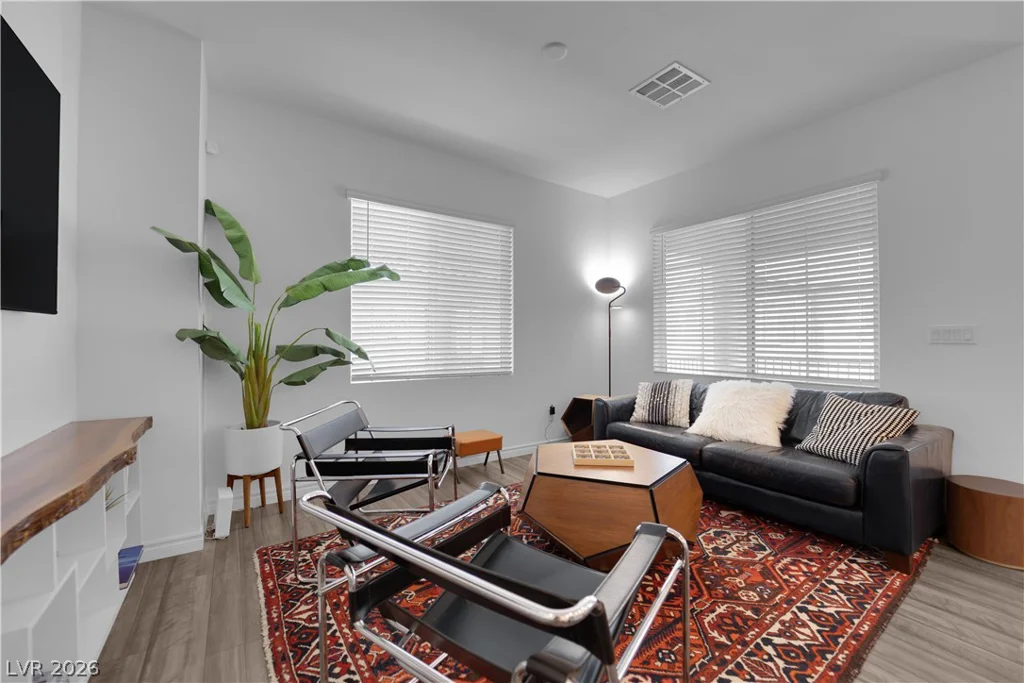 25 Barbara, Las Vegas, NV 89183