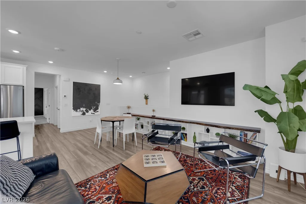 25 Barbara, Las Vegas, NV 89183