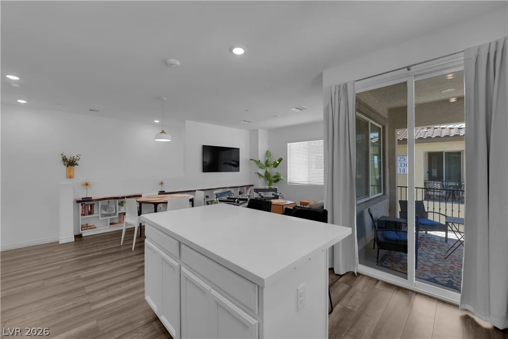 25 Barbara, Las Vegas, NV 89183