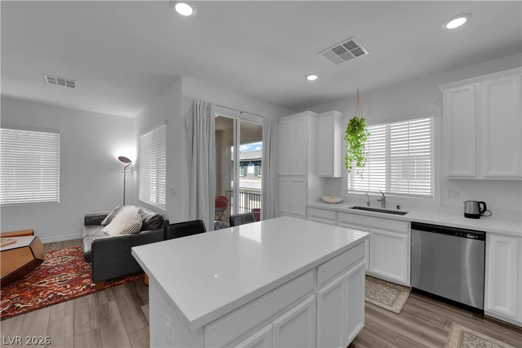 25 Barbara, Las Vegas, NV 89183