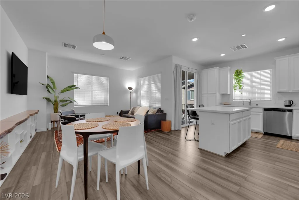 25 Barbara, Las Vegas, NV 89183