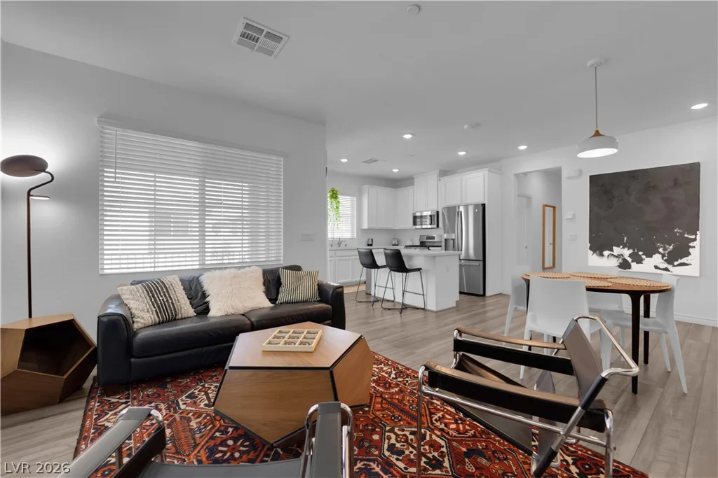 25 Barbara, Las Vegas, NV 89183