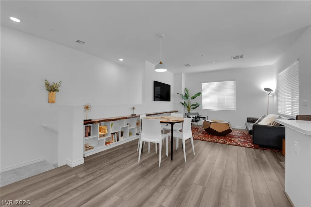 25 Barbara, Las Vegas, NV 89183