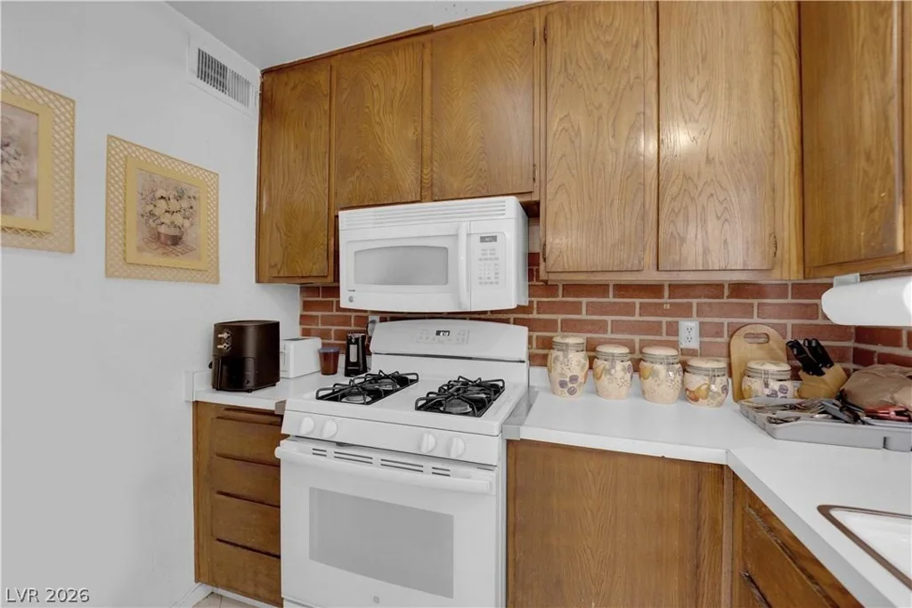7274 Pinebrook, Las Vegas, NV 89147
