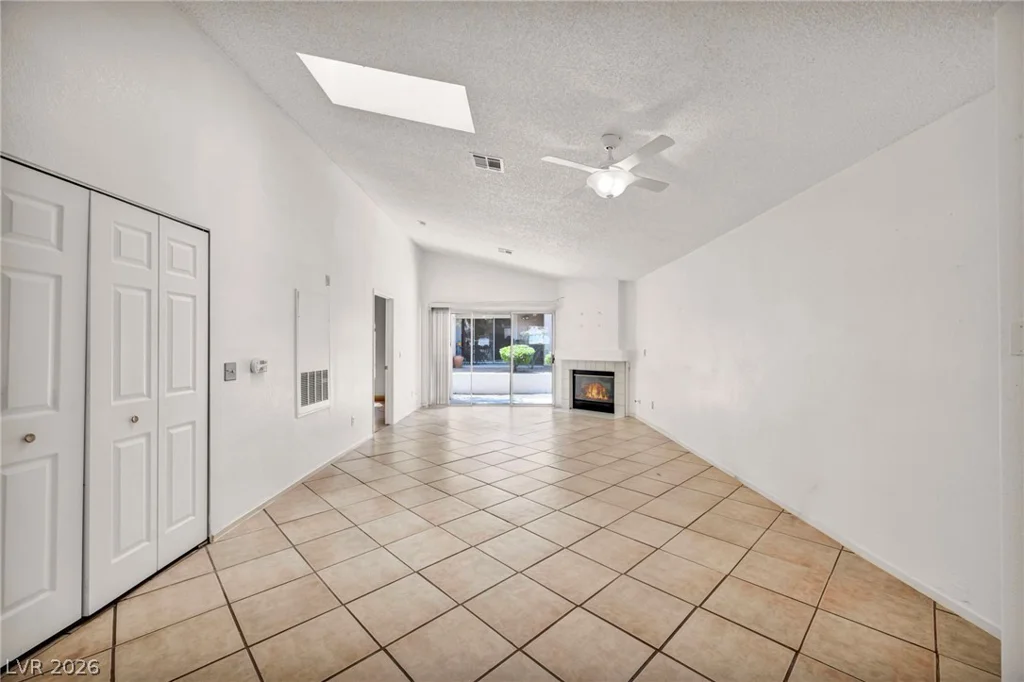 7803 Ravenhollow, Las Vegas, NV 89145