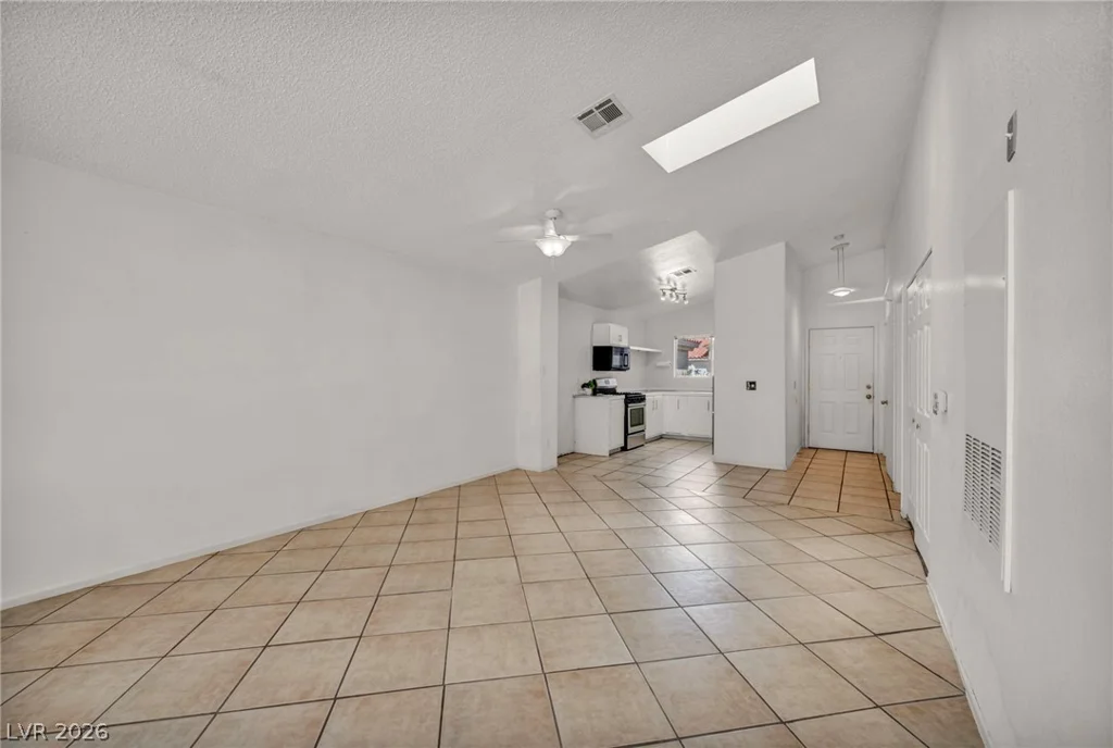 7803 Ravenhollow, Las Vegas, NV 89145