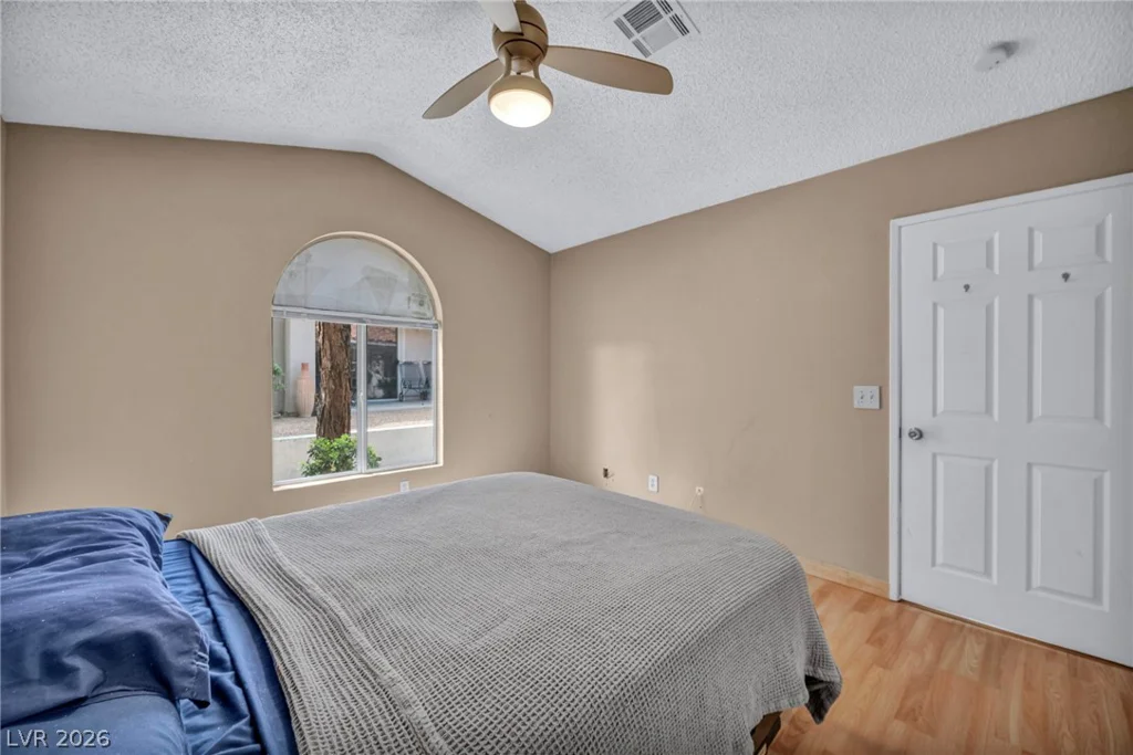 7803 Ravenhollow, Las Vegas, NV 89145