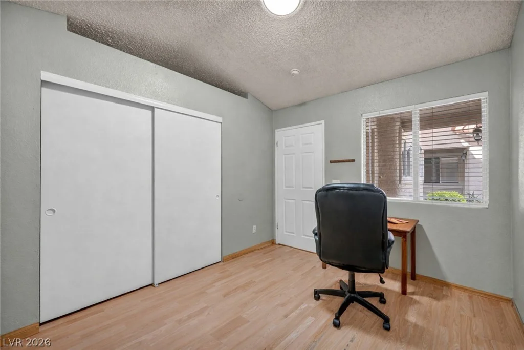 7803 Ravenhollow, Las Vegas, NV 89145