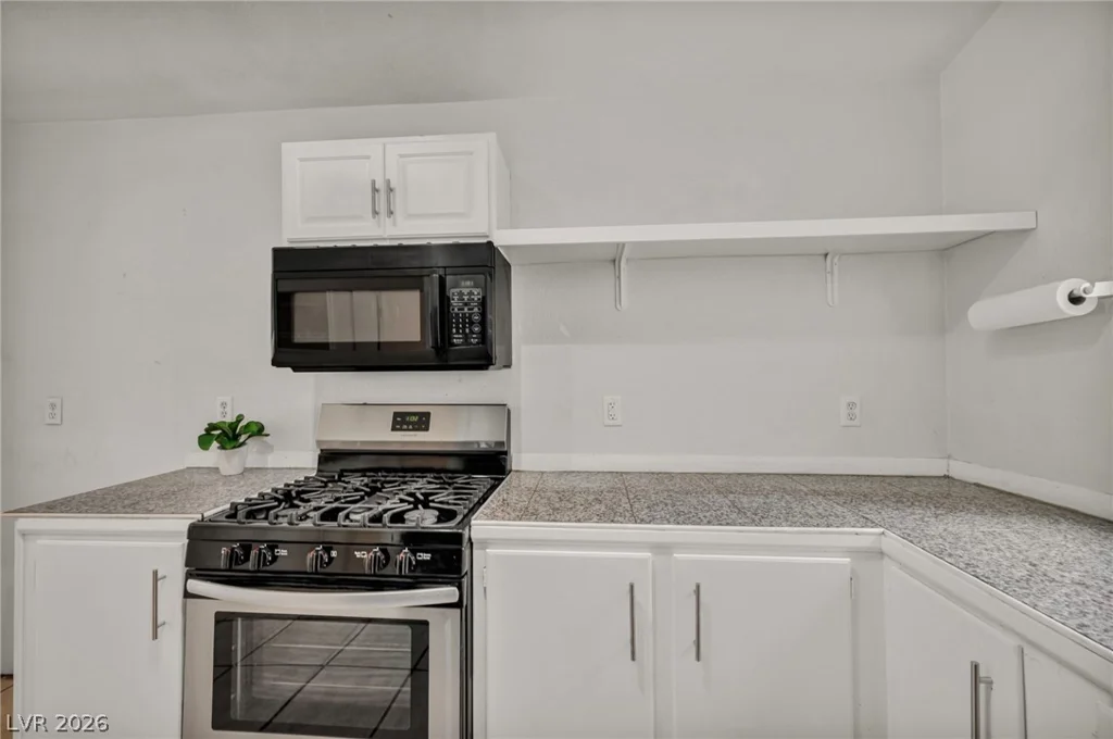7803 Ravenhollow, Las Vegas, NV 89145