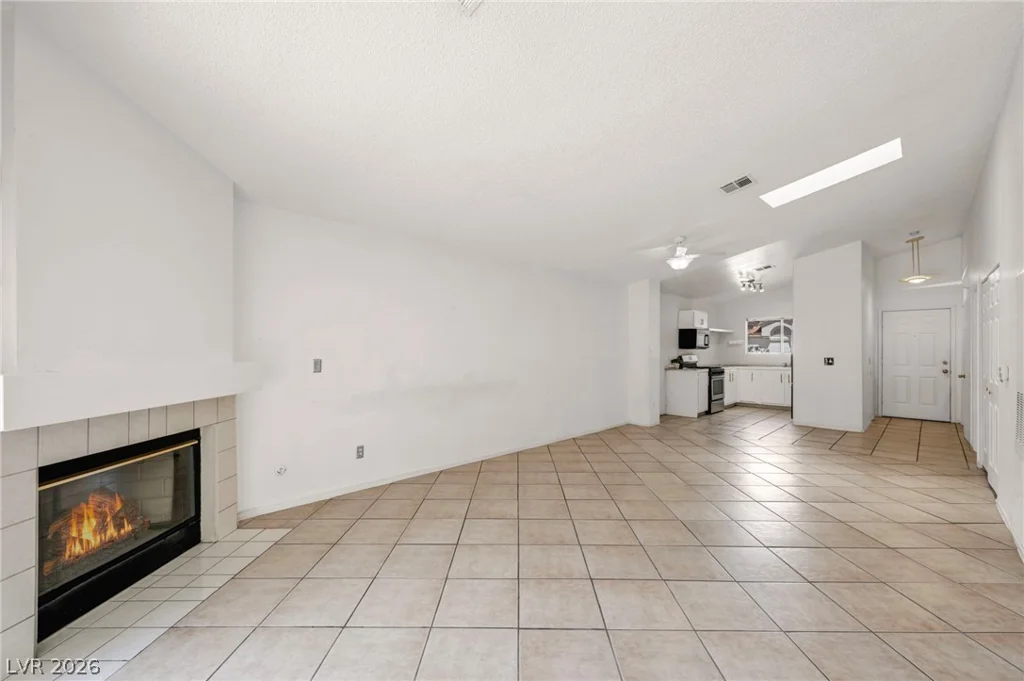 7803 Ravenhollow, Las Vegas, NV 89145