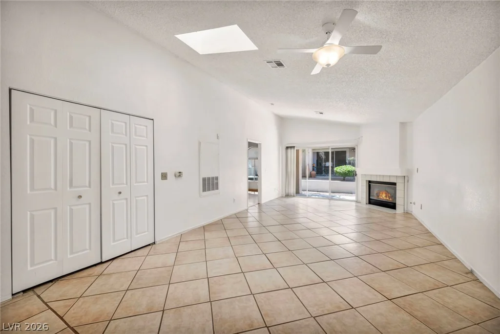 7803 Ravenhollow, Las Vegas, NV 89145