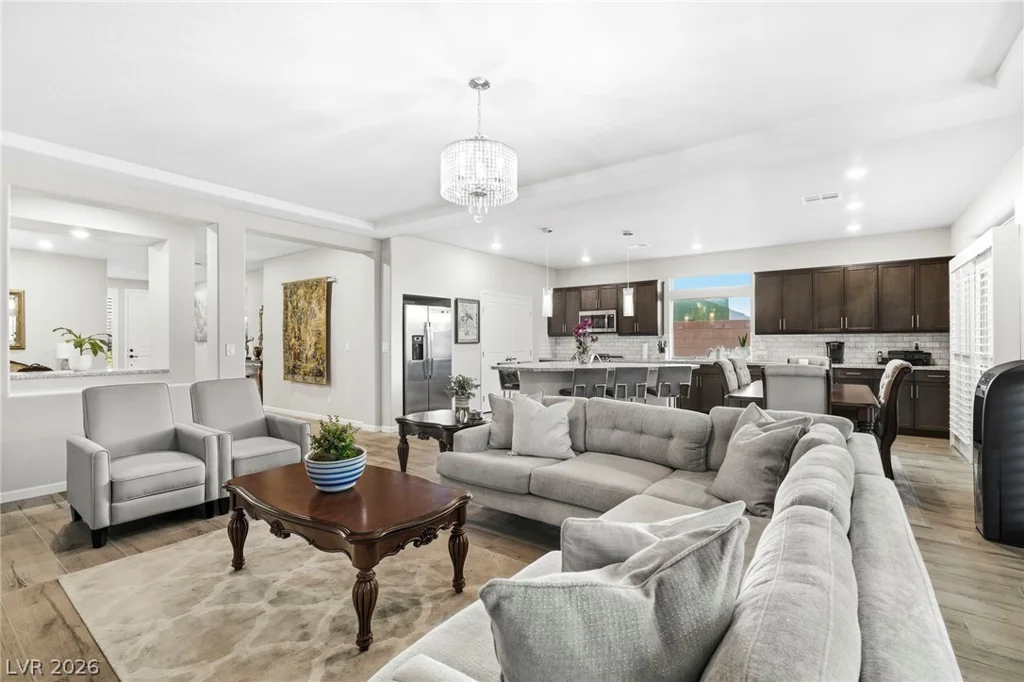 8610 Hallcrest, Las Vegas, NV 89139