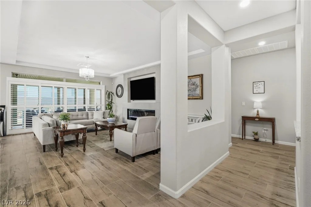 8610 Hallcrest, Las Vegas, NV 89139