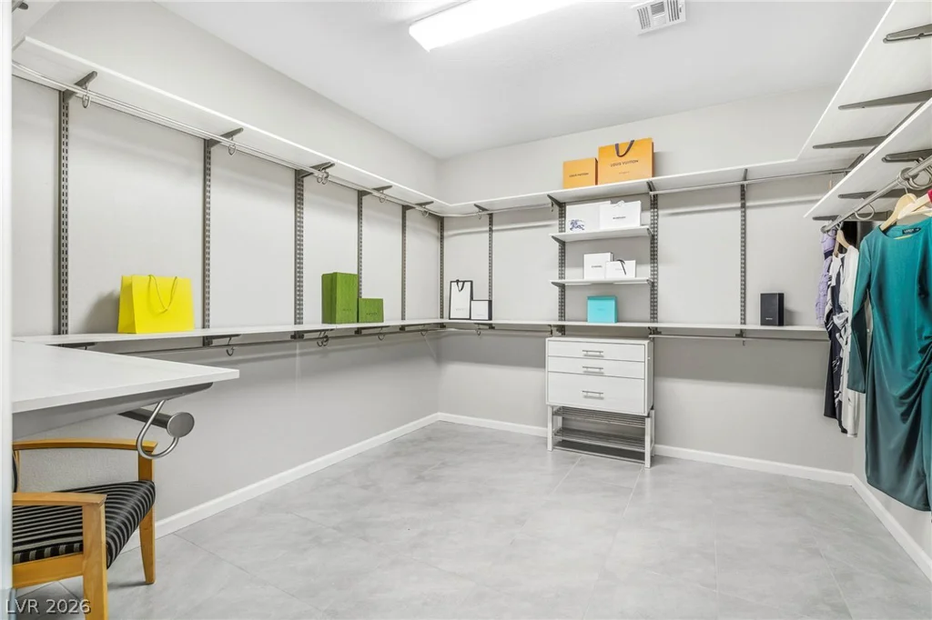8610 Hallcrest, Las Vegas, NV 89139