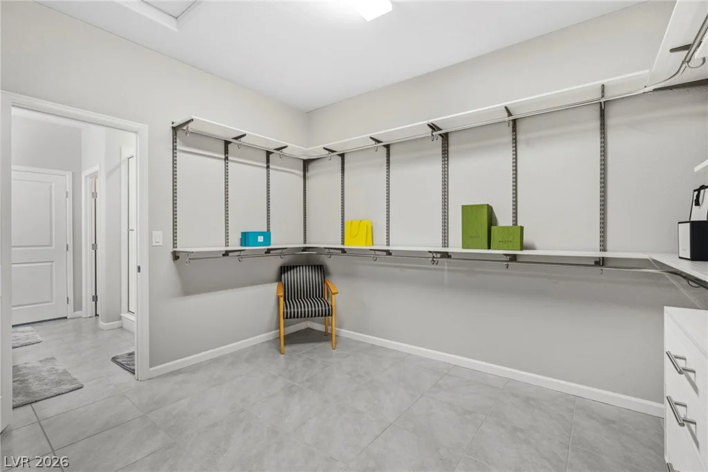8610 Hallcrest, Las Vegas, NV 89139