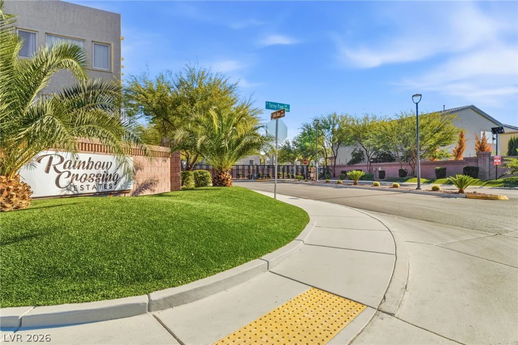 8610 Hallcrest, Las Vegas, NV 89139