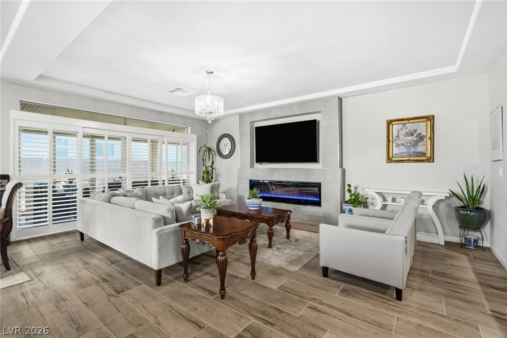 8610 Hallcrest, Las Vegas, NV 89139