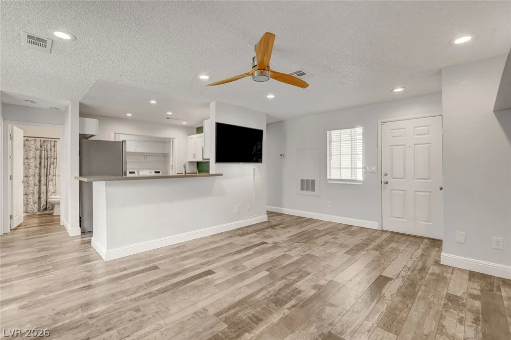 3150 Soft Breezes, Las Vegas, NV 89128