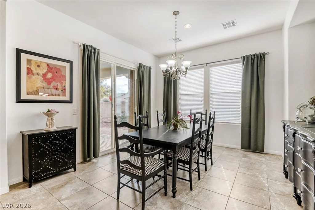 5729 Douglas Everett, Las Vegas, NV 89120