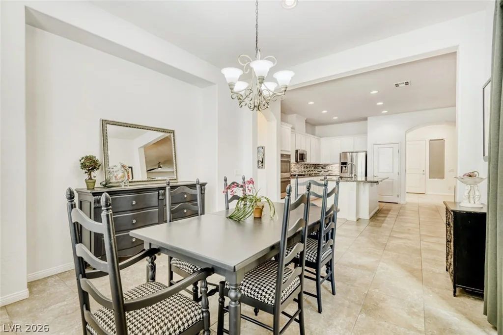 5729 Douglas Everett, Las Vegas, NV 89120