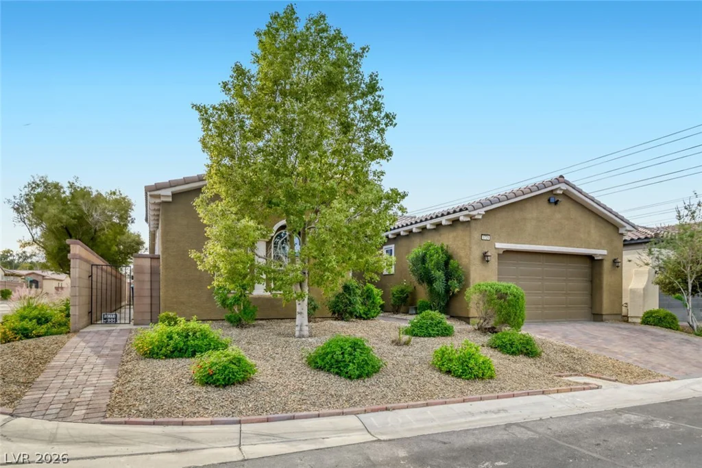 5729 Douglas Everett, Las Vegas, NV 89120