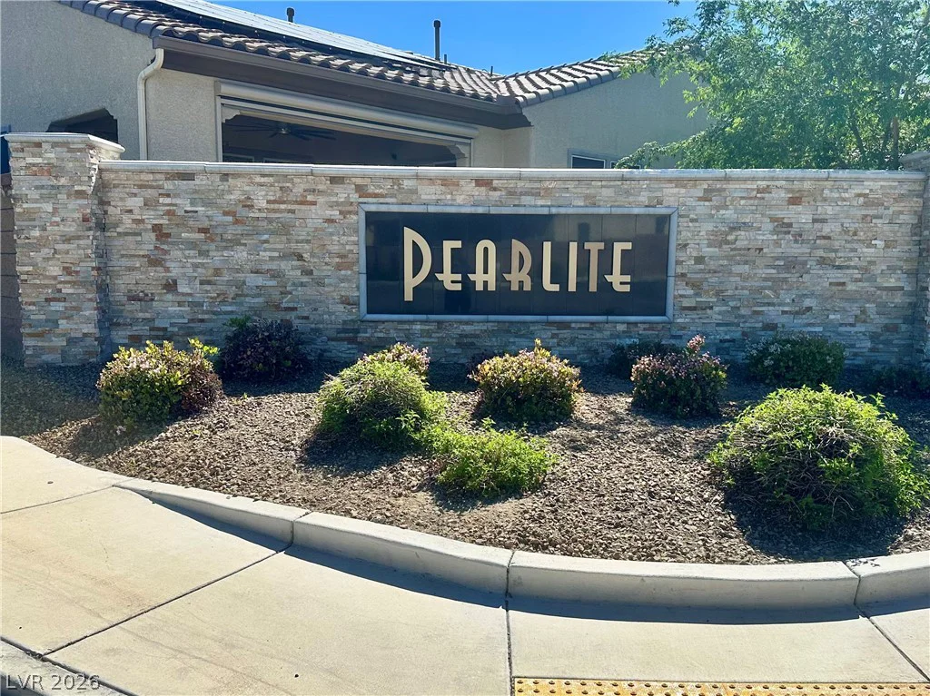 5729 Douglas Everett, Las Vegas, NV 89120