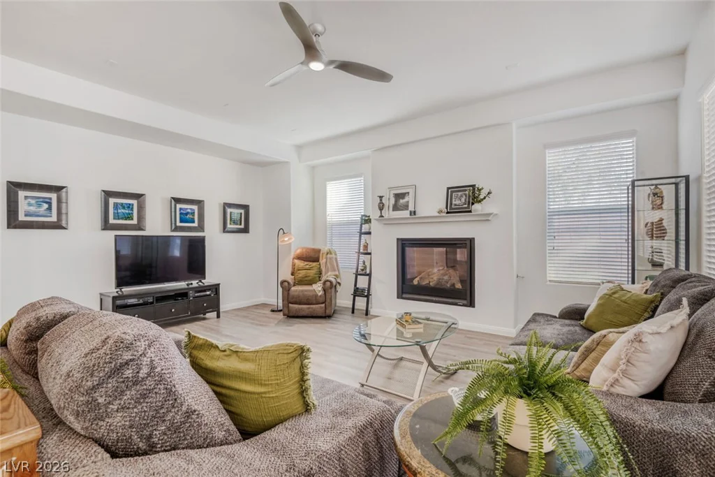 5729 Douglas Everett, Las Vegas, NV 89120