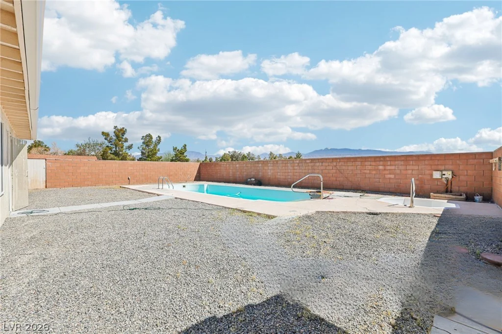 3821 Money, Pahrump, NV 89048