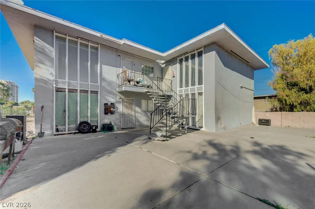 3370 Athens, Las Vegas, NV 89169