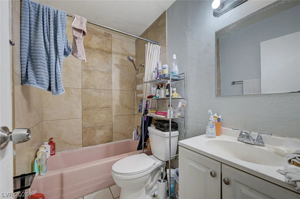 3370 Athens, Las Vegas, NV 89169
