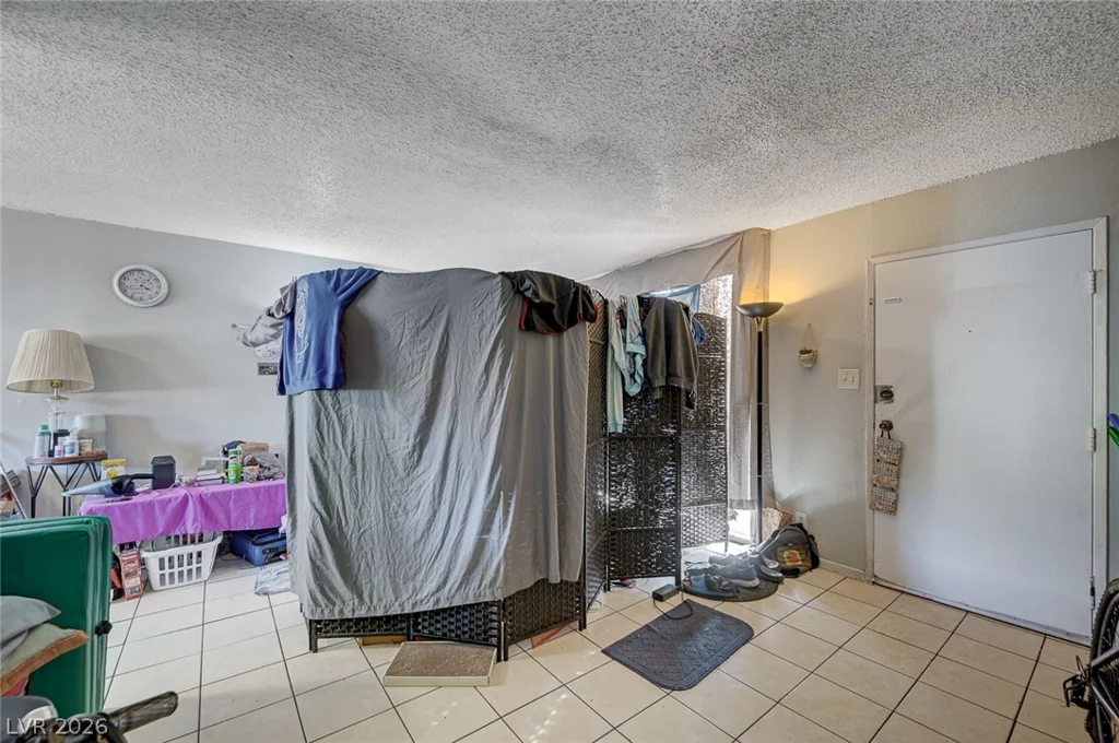 3370 Athens, Las Vegas, NV 89169