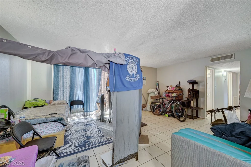 3370 Athens, Las Vegas, NV 89169