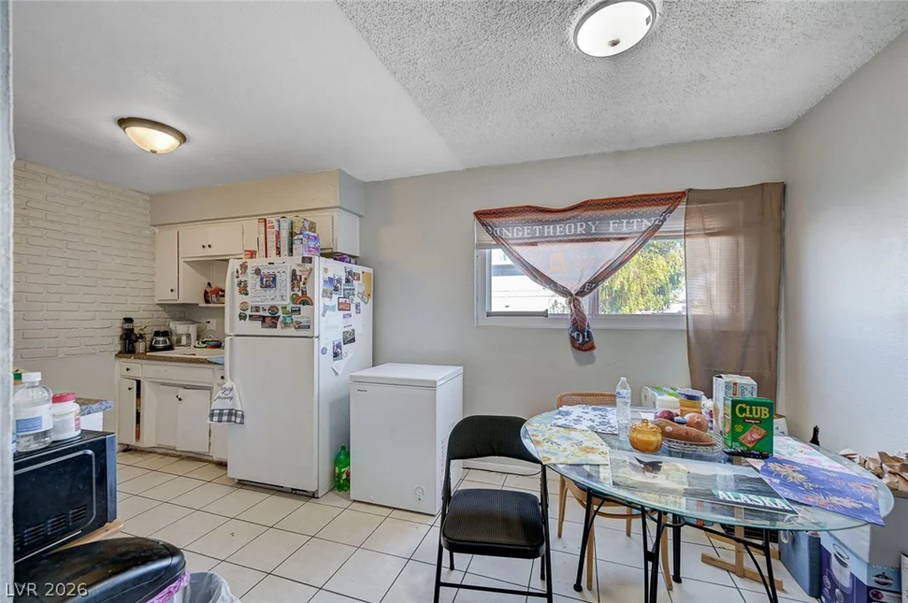 3370 Athens, Las Vegas, NV 89169