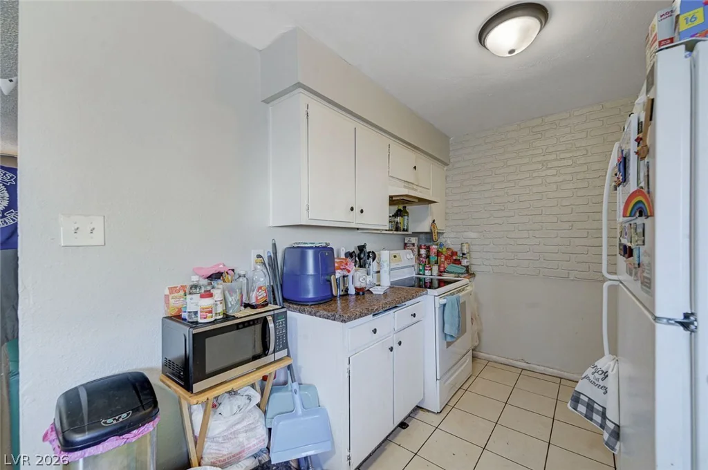 3370 Athens, Las Vegas, NV 89169