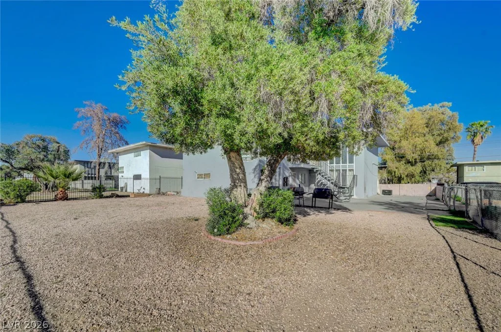 3370 Athens, Las Vegas, NV 89169