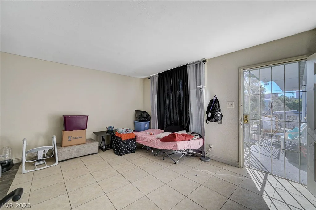 3370 Athens, Las Vegas, NV 89169