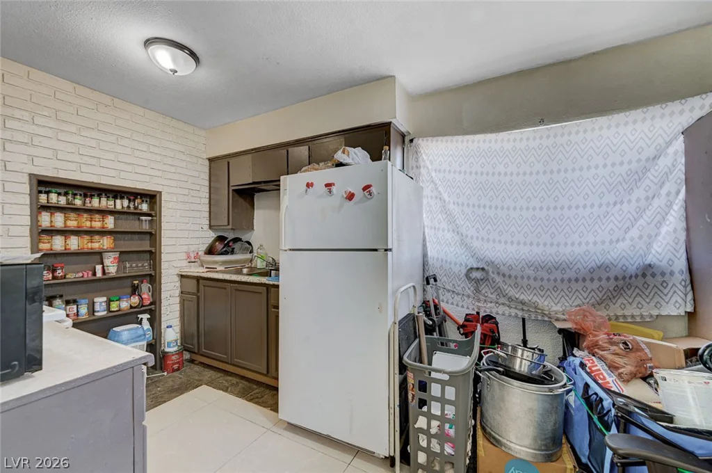 3370 Athens, Las Vegas, NV 89169